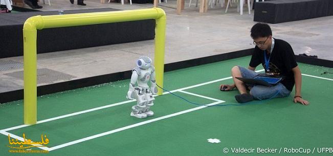 RoboCup 2014 عبارة عن كأس العالم لكن تلعب بواسطة الروبوتات