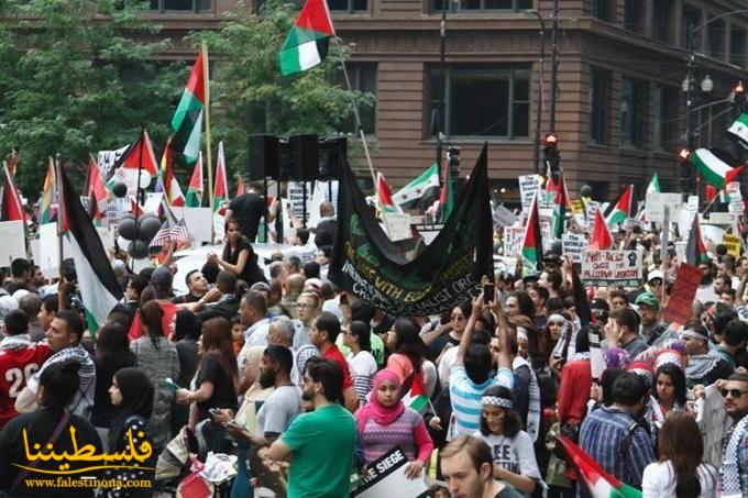 شيكاغو تشهد اكبر مظاهرة دعم لفلسطين في التاريخ الأميركي
