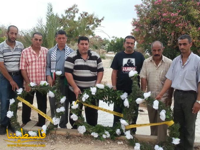 حركة "فتح" شعبة الساحل تضع اكليلًا من الزهور على ضريح الشهداء