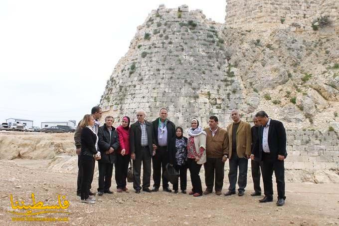وفد فلسطين قيادي يجول في قلعة الشقيف