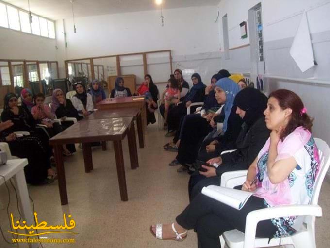 اتحاد المرأة يُنظّم بالتنسيق مـع اليونيسيـف ورشات توعية للفلسطينيات بالنظافـة العامـة