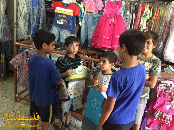 حركة "فتح" توزّع كسوة العيد للأطفال الأيتام في نهر البارد