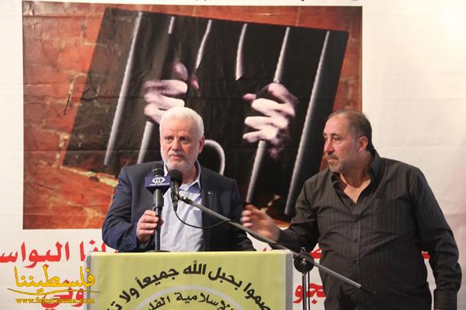 حركة "فتح" تشارك بوقفة تضامنية مع الأسرى في صيدا