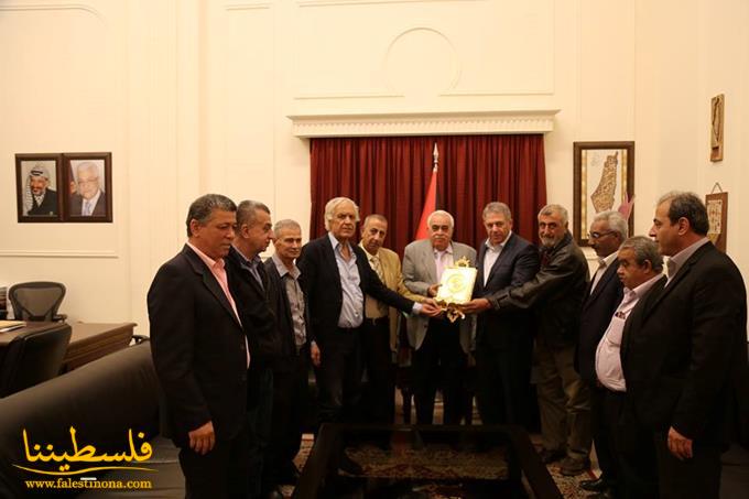 السفير دبور يستقبل نائب الأمين العام للجبهة الديمقراطية ووفدًا من اتحاد عمَّال فلسطين