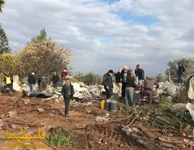 جرافات الاحتلال تهدم 3 منازل في واد برقين