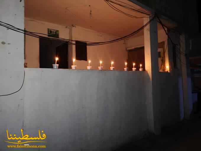 إضاءة شموع في مخيَّم الميَّة وميّة إحياءً لذكرى الشَّهيد ياسر عرفات