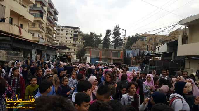 مسيرةٌ طلابيةٌ في مخيم البداوي نصرةً لصمود أهلنا في غزة