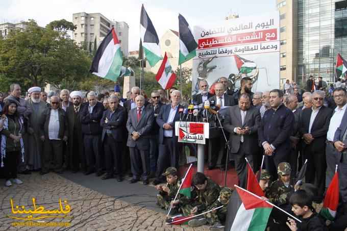 اعتصامٌ جماهيريٌّ حاشدٌ في بيروت إحياءً لليوم الدولي للتضامن مع الشعب الفلسطيني