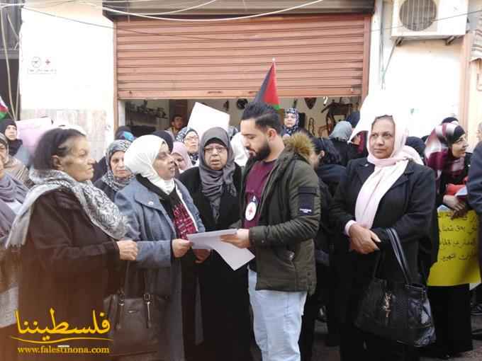 اتحاد المرأة يُنظِّم وقفةً تضامنيّةً في عين الحلوة دعمًا لصمود القيادة الفلسطينية وأهلنا في الوطن