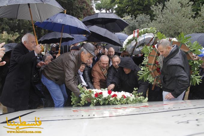 حركة "فتح" في بيروت تكلِّل بالزهور النصب التذكاري لشهداء الثّورة الفلسطينية