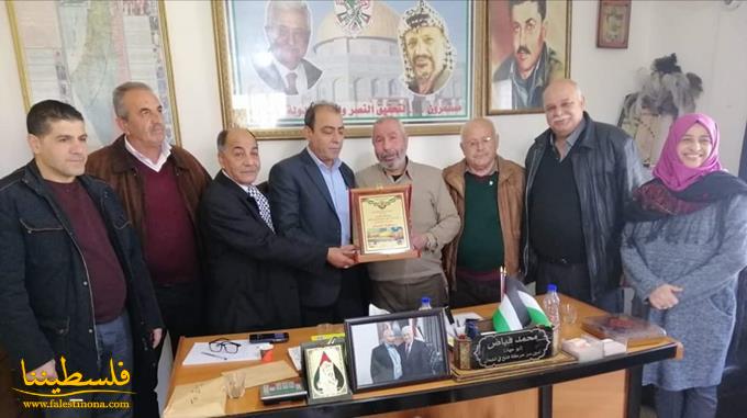 لجنة العلاقات السياسية لحركة "فتح" تُكرِّم أمين سر الحركة في منطقة الشمال