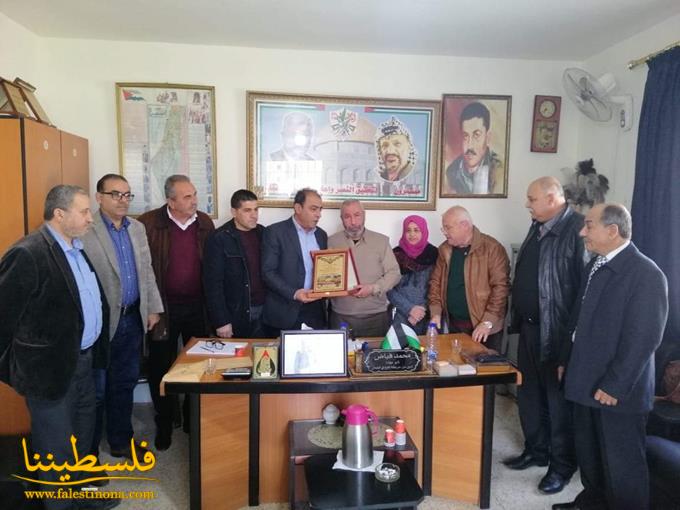لجنة العلاقات السياسية لحركة "فتح" تُكرِّم أمين سر الحركة في منطقة الشمال