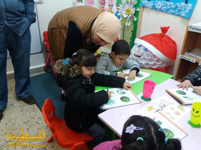 محافظ رام الله والبيرة تتفقَّد رياض الأطفال في مخيَّمات لبنان