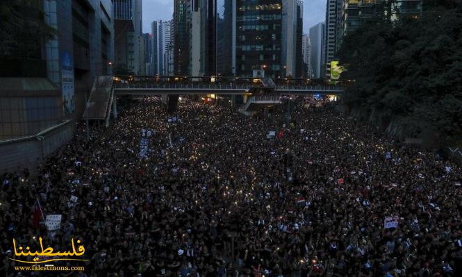 الرئيسية التنفيذية لهونغ كونغ تعتذر للمتظاهرين