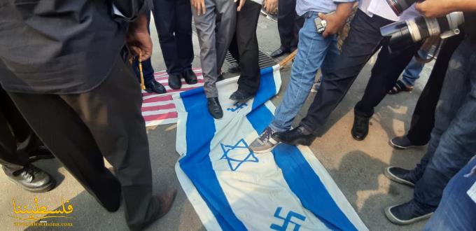 إضراب عام في كافة مخيمات صيدا وإحراق العلمين الأميركي والإسرائيلي استنكارًا ورفضًا لورشة المنامة