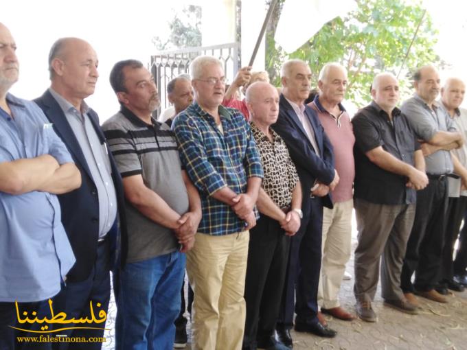 جبهة النّضال الشّعبي الفلسطيني تحيي ذكرى انطلاقتها الـ "52" بمسيرةٍ إلى مقبرة شهداء مخيم عين الحلوة