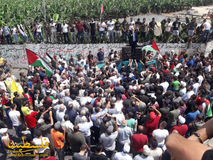 مسيرةٌ في مخيَّم الرشيدية رفضًا لقرار وزارة العمل اللبنانية مساواة اللاجئ الفلسطيني بالأجنبي