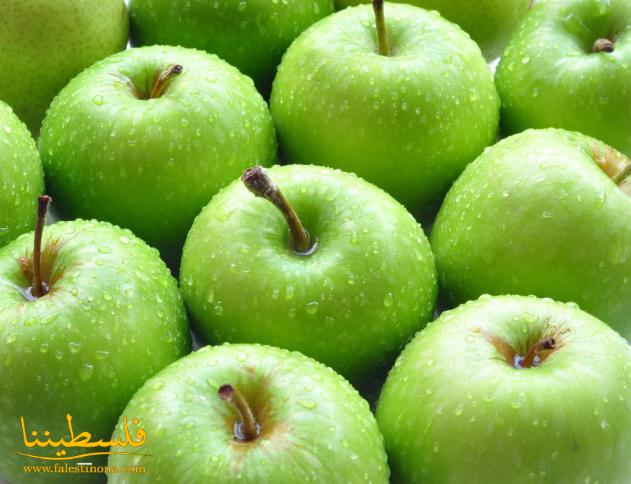 دراسة: كل تفاحة عادية تحتوي على أكثر من 100 مليون بكتيريا