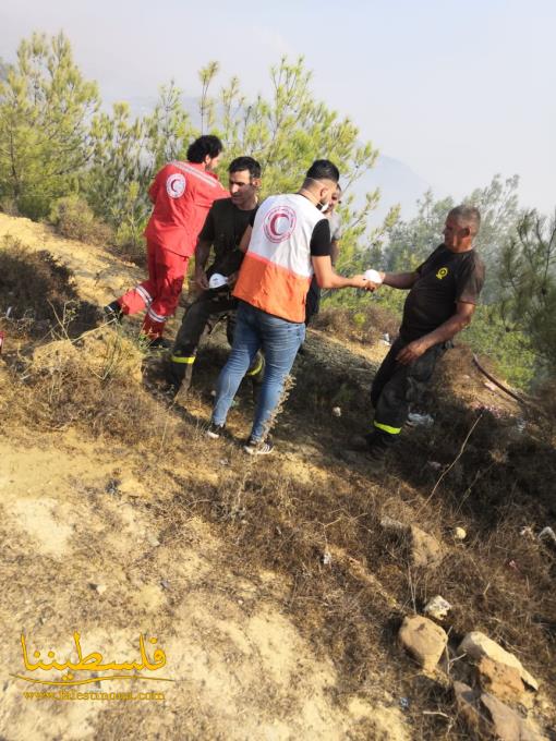 الهلال الأحمر الفلسطيني ومتطوّعو الإطفاء في مخيّمات لبنان يساعدون في عمليات الإغاثة من الحرائق