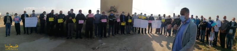 اتحاد العاملين في لبنان ينظم اعتصامًا في نهر البارد رفضًا لتقليص خدمات الأونروا