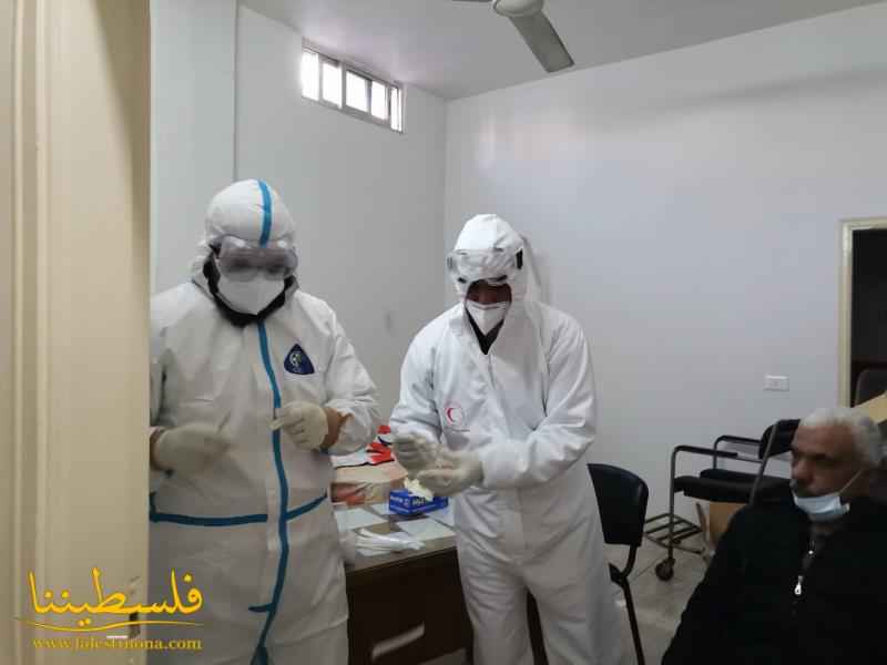 بعد انتشار الوباء وتزايد الإصابات، فريق الكورونا في مستشفى الهمشري يجري فحوصات في مخيمات وتجمعات صور