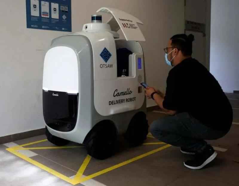 روبوت Camello يوصل الطلبات للمنازل في سنغافورة