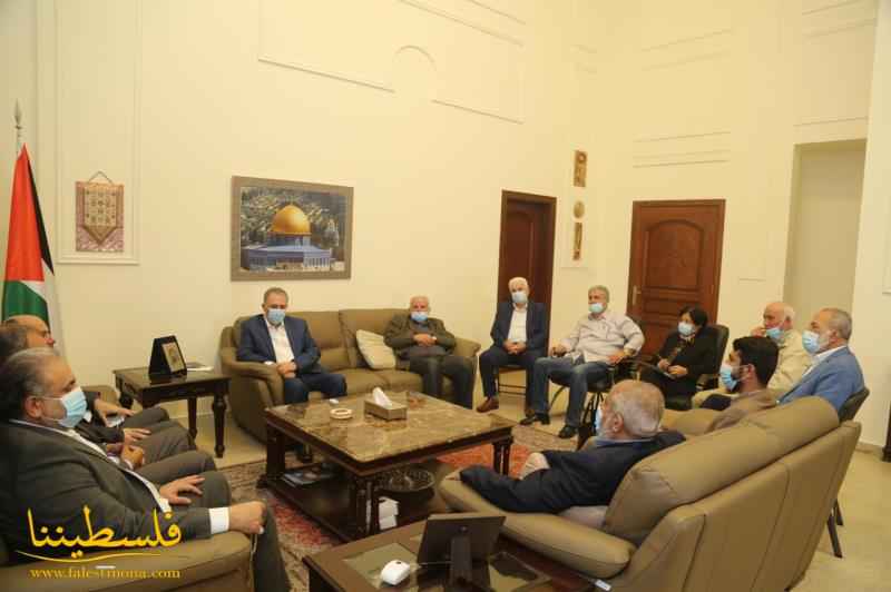 السفير دبور وقيادة "فتح" في لبنان يستقبلان وفدًا من حركة "حماس"