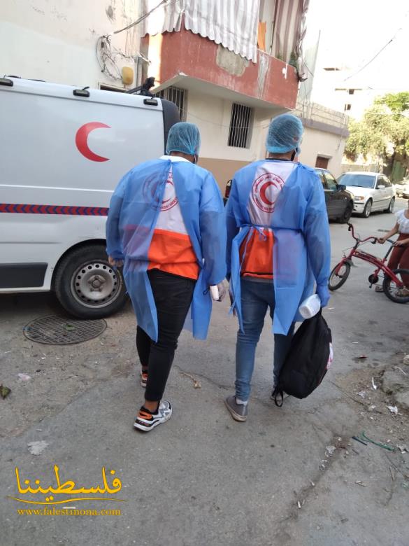 وحدة التّدخل الصحي وفوج المتطوعين التابع لجمعية الهلال الأحمر الفلسطيني يتفقدان المصابين بـ"كورونا" في الرّشيدية ومنطقة المدينة الصناعية