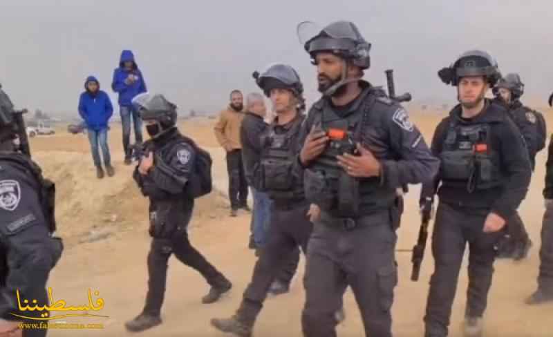 الشرطة الإسرائيلية تعتدي على مواطنين بالنقب تصدوا لعمليات تجري...