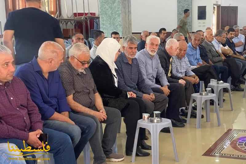 محافظ رام الله تقدم العزاء بالشهيد شجاعية في دير جرير
