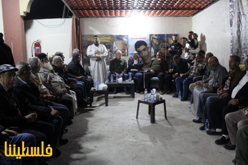 لقاء تسامح بين عائلتي محمد وعبدالله في مخيم الرشيدية