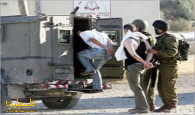 قوات الاحتلال تعتقل أربعة مواطنين من مخيم العروب بالخليل