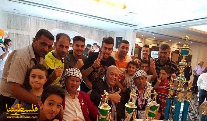 أبطال الاتحاد الفلسطيني للكيك بوكسينغ والمواي تاي زينوا صدورهم بالميداليات المتنوعة