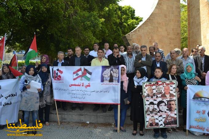 الإتحاد العام للمرأة الفلسطينية ينظم اعتصاماً تضامنياً مع الأسرى في صور