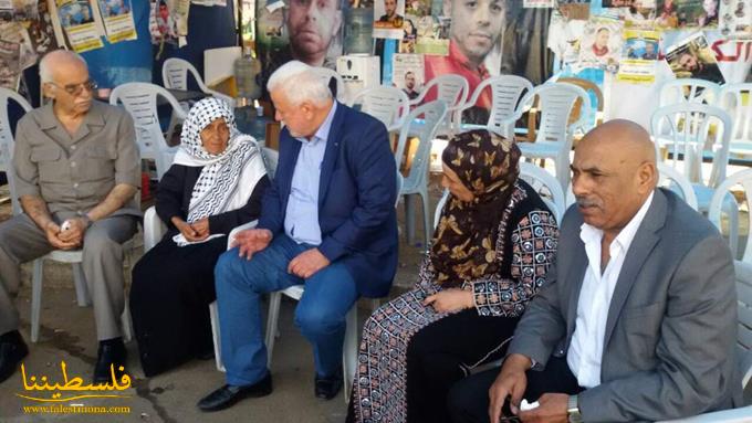 أعضاء الثوري القادمون من لبنان يزورون خيمة التضامن مع الأسرى في رام الله