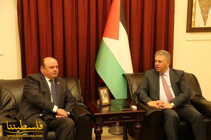 السفير دبور يلتقي محافظ سلطة النقد الفلسطينية
