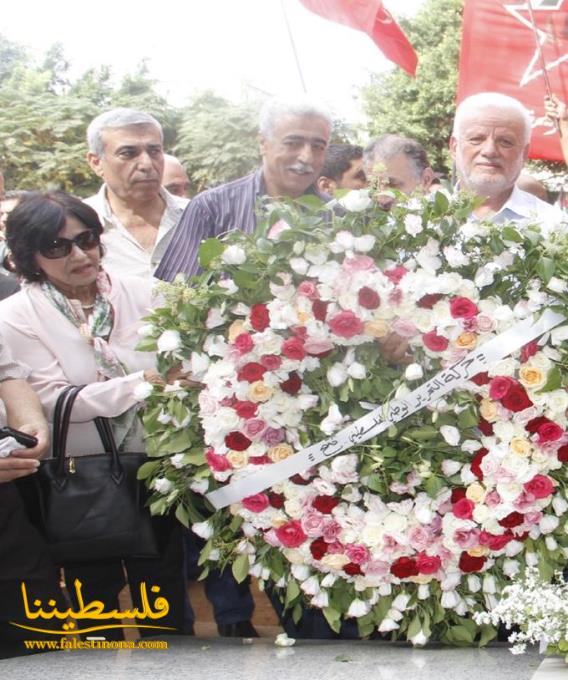 حركة "فتح" تضع أكاليلاً من الورود على النصب التذكاري لشهداء مج...
