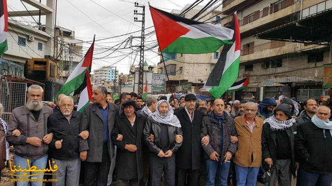 مسيرة شبابية غاضبة في مخيم البداوي رفضاً لقرار ترامب الجائر بحق الشَّعب الفلسطيني
