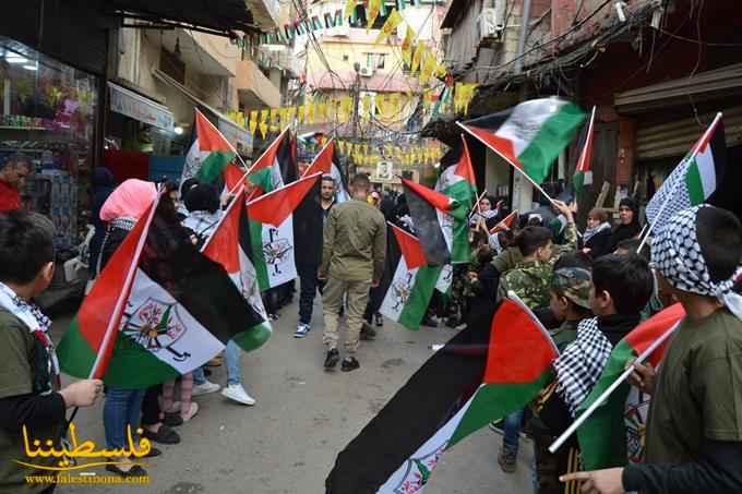 مخيم برج البراجنة يحيي ذكرى إنطلاقة الثورة الفلسطينية بمسيرة وإضاءة شعلة
