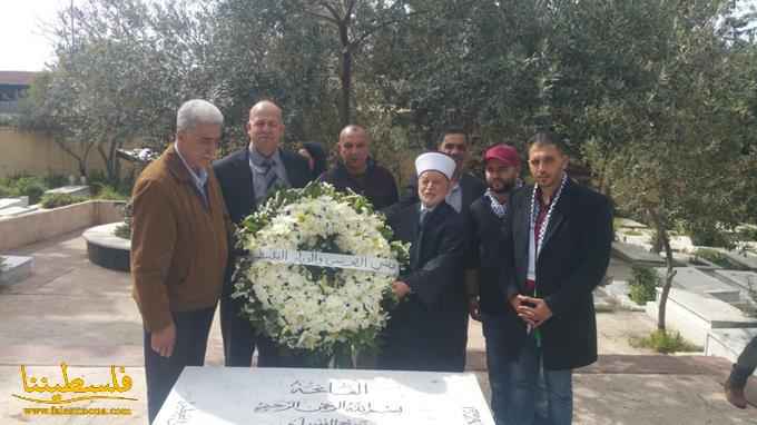 مفتي الديار الفلسطينيّة يزور مقبرة الشهداء في بيروت ويلتقي السفير دبور