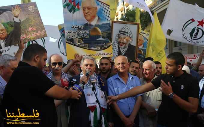 الإرادة الشعبية من أمام سفارة فلسطين في بيروت تُبايع الرئيس وتؤكِّد وحدانية "م.ت.ف"