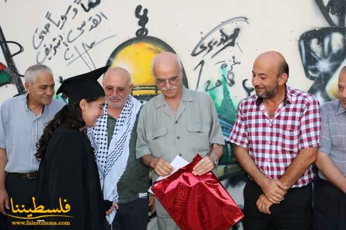 حركة "فتح" في مخيم البرج الشمالي تكرم الطلاب الناجحين في الشهادات الرسمية