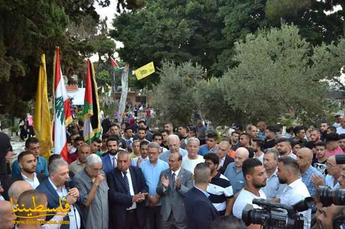 وفودٌ رسمية وشعبية تُكلِّل أضرحة الشهداء بالورود في مخيَّمات بيروت صبيحة عيد الأضحى