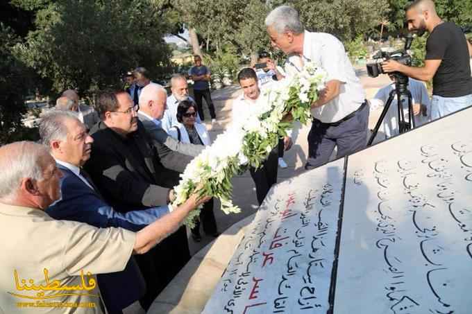 صيدم يُكلِّل بالورود النّصب التذكاري لشهداء الثورة الفلسطينية في بيروت