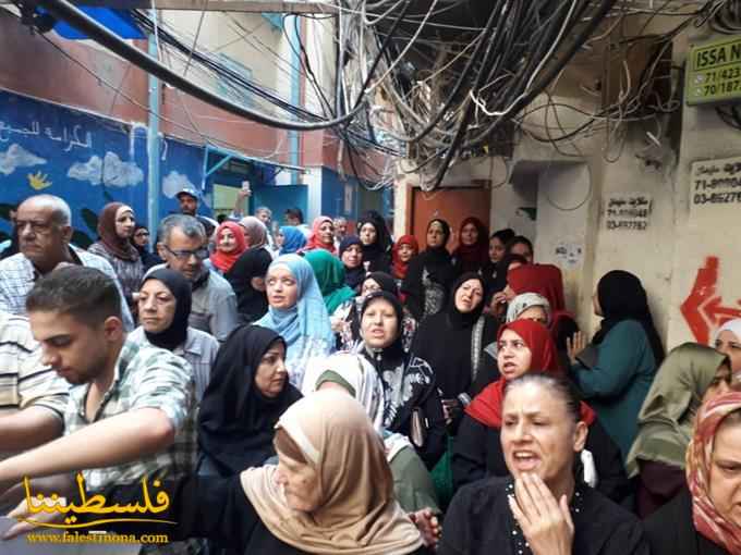 وقفات إحتجاجية في مخيّمات بيروت رفضًا لوقف الدعم الأمريكي للأونروا ودعمًا لحق العودة