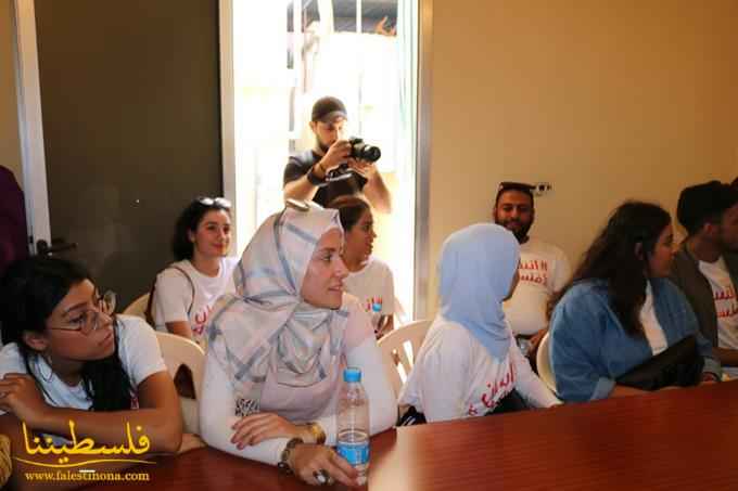 جمعية "مسار" تلتقي قيادة حركة "فتح" في صور وتجول في مخيَّم الرشيدية