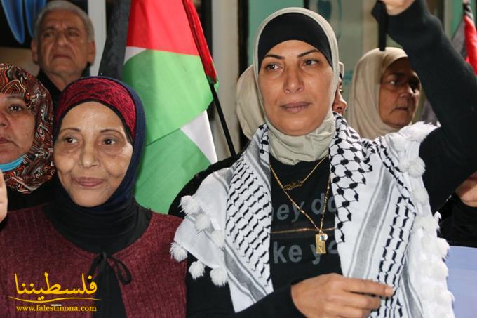 الاتحاد العام للمرأة الفلسطينية يُحْيي يوم المرأة العالمي بوقفةٍ في شاتيلا
