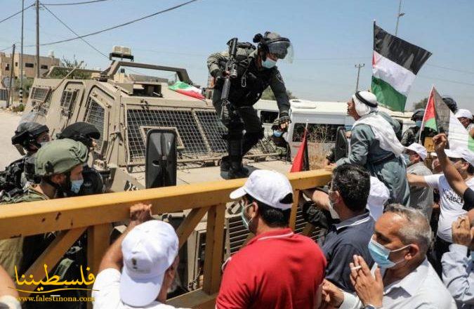 سلفيت: الاحتلال يمنع صلاة الجمعة على أراضي حارس المهددة بالاست...