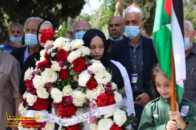 اتحاد عمال فلسطين يُحيي "يوم العُمّال العالمي" بتكليل النصب التذكاري لشهداء الثورة الفلسطينية في بيروت بالورد