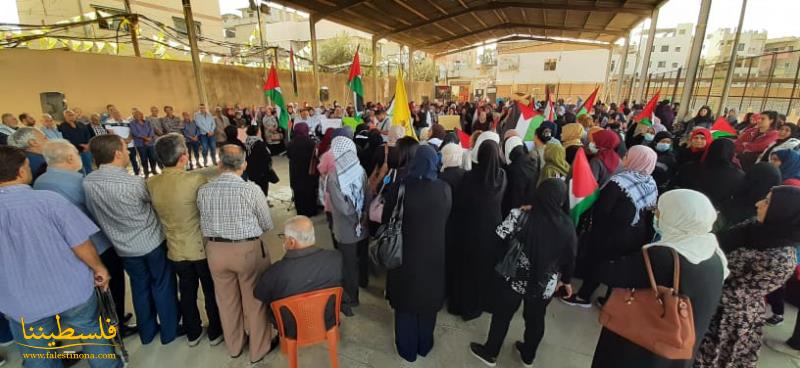 الإتحاد العام للمرأة الفلسطينية ينفِّذ وقفةً تضامنيةً مع الأسرى في معتقلات الإحتلال الصهيوني في عين الحلوة